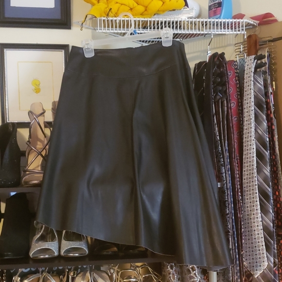 Pleather skirt - Picture 2 of 2